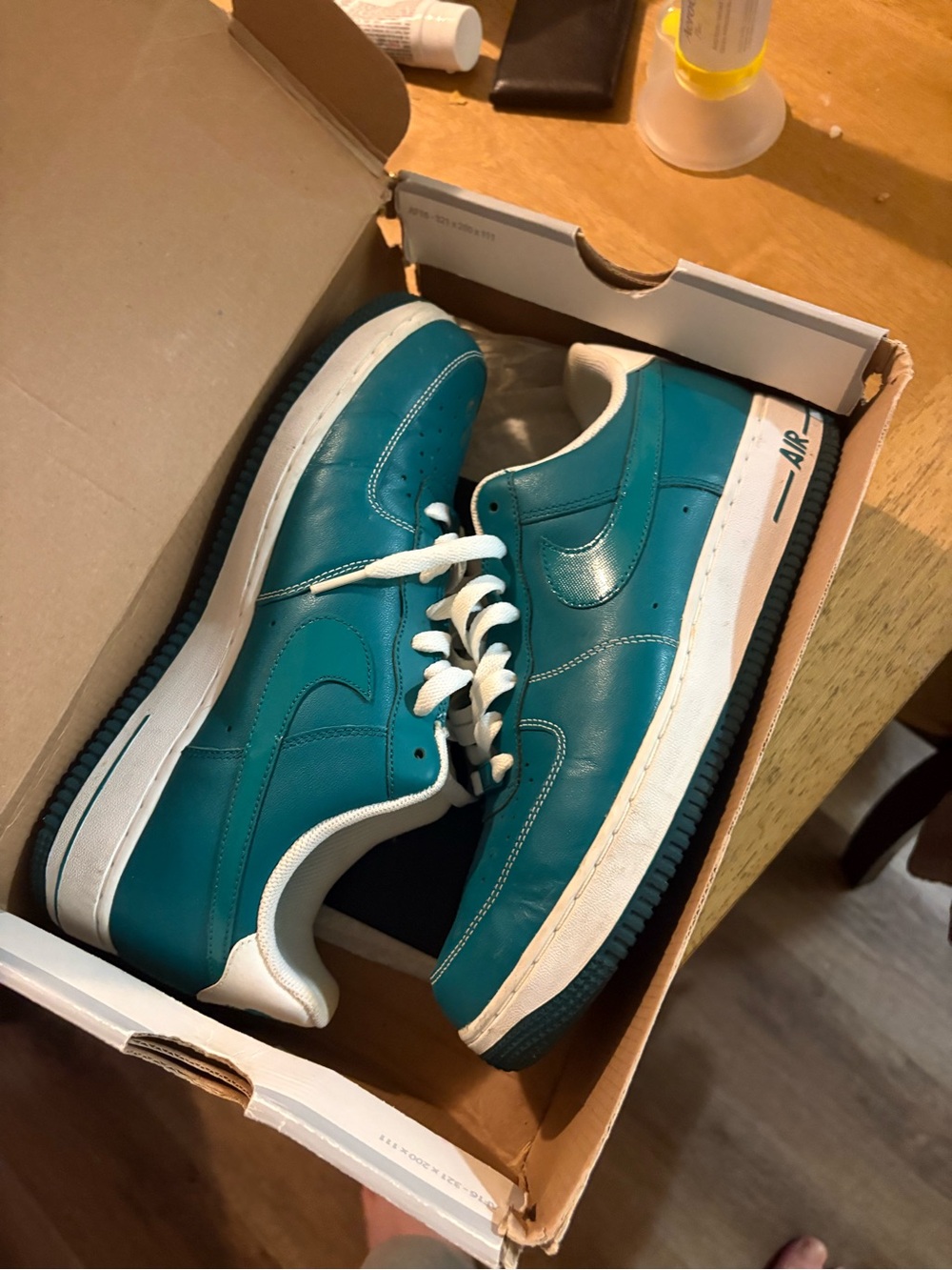 Nike Men’s Sneakers - Teal & White Low Top